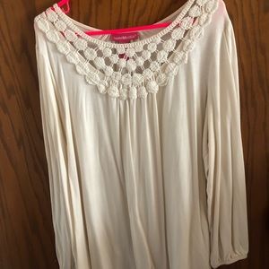 Pretty cream colored long knit top 1X !